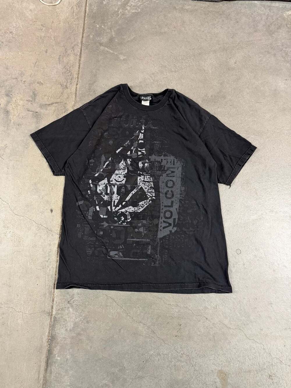 Vintage Y2K Volcom Stone Diamond Logo Graphic Skate T-Shirt Black Men's Size L